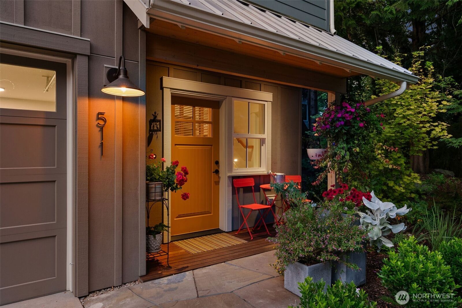 Property Photo:  511  Groos Lane NE  WA 98110 