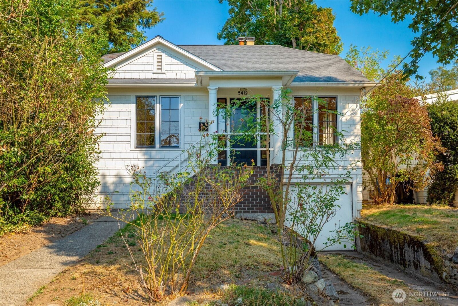 Property Photo: 5412 Kensington Place N WA 98103