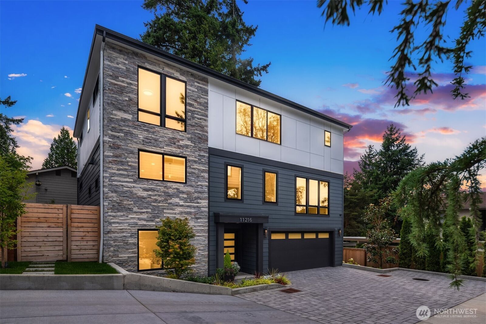 Property Photo:  11216 NE 67th Street 4  WA 98033 