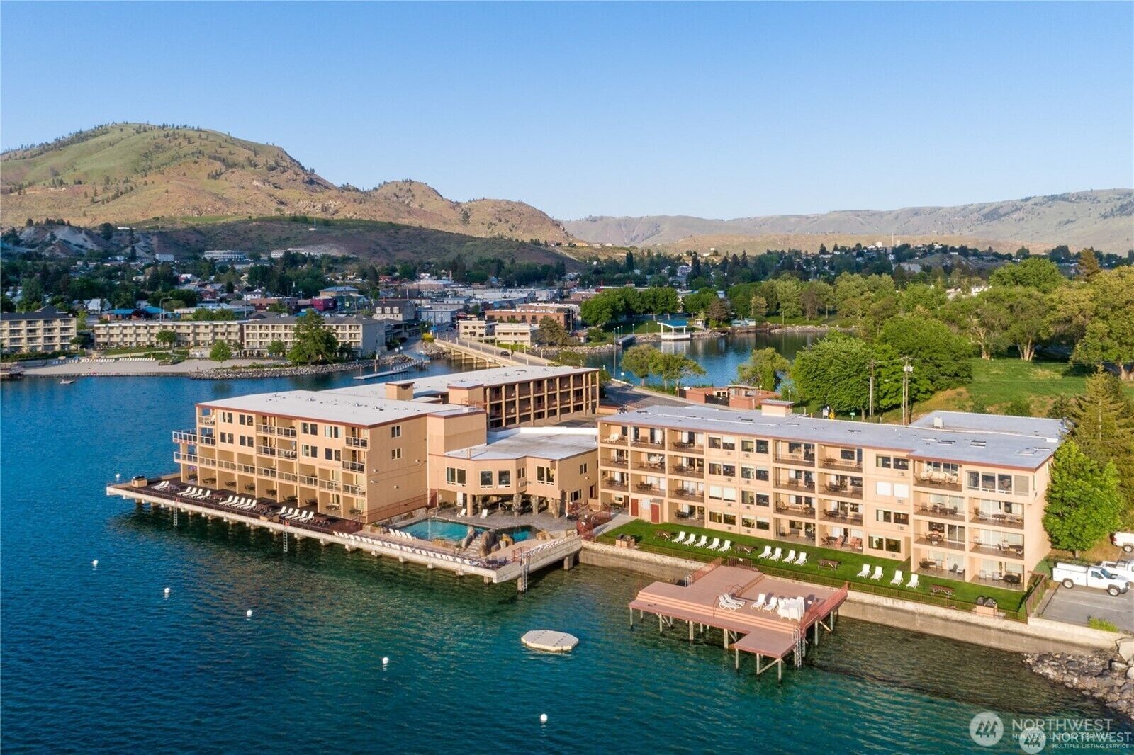 Property Photo:  322 W Woodin Avenue 528  WA 98816 