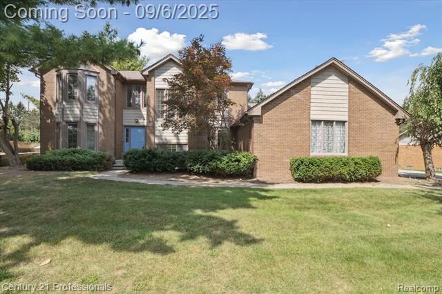 Property Photo: 46328 N Northvalley Drive MI 48167