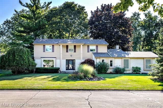 Property Photo: 30628 Club House Lane MI 48334