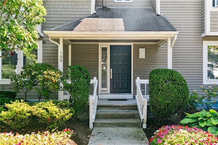 Property Photo:  189 Laurel Avenue 189  RI 02906