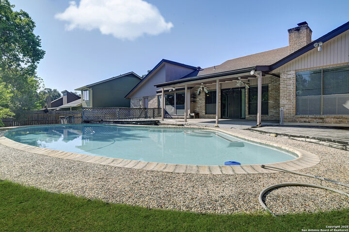 Property Photo: 2927 Low Oak St TX 78232