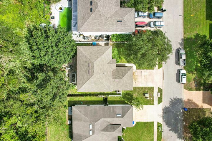 Property Photo: 161 King Arthur Ct FL 32086
