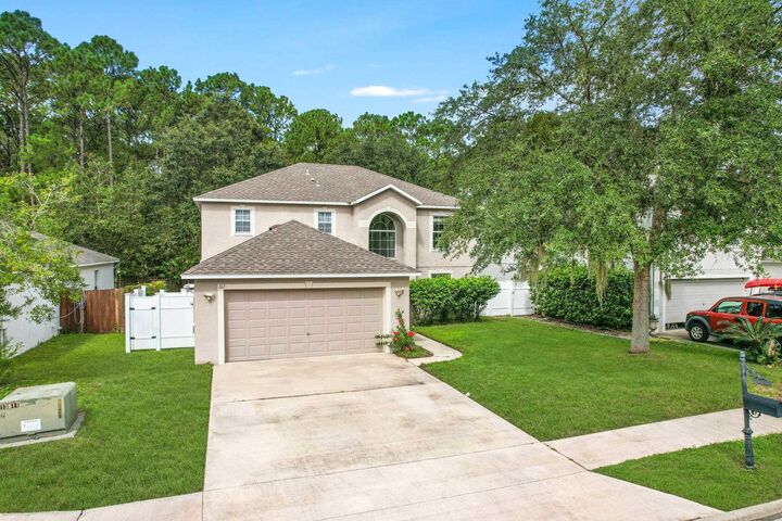 Property Photo: 161 King Arthur Ct FL 32086