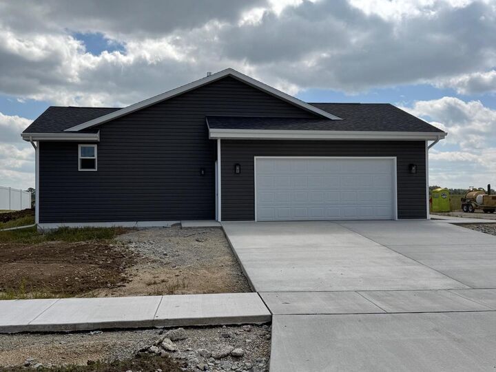 Property Photo:  1104 Hilltop Drive  WI 53566 