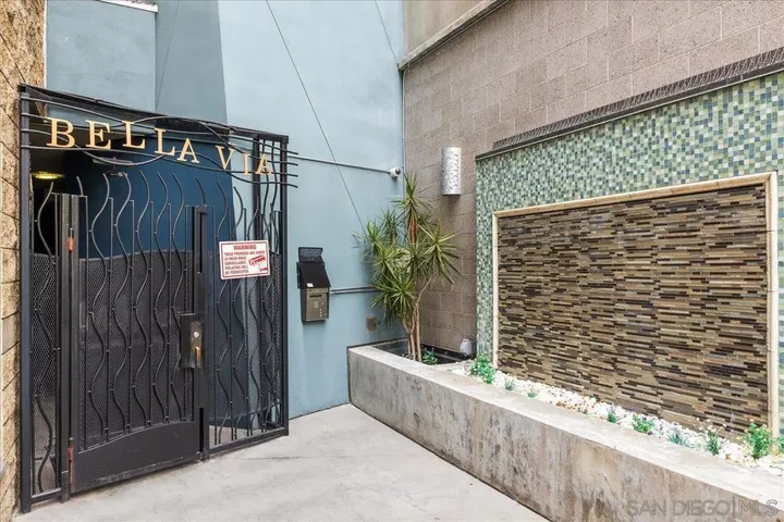 Property Photo: 1608 India St 307 CA 92101
