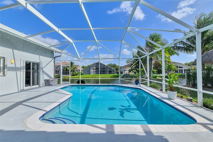 Property Photo: 9912 NW 49th Pl FL 33076