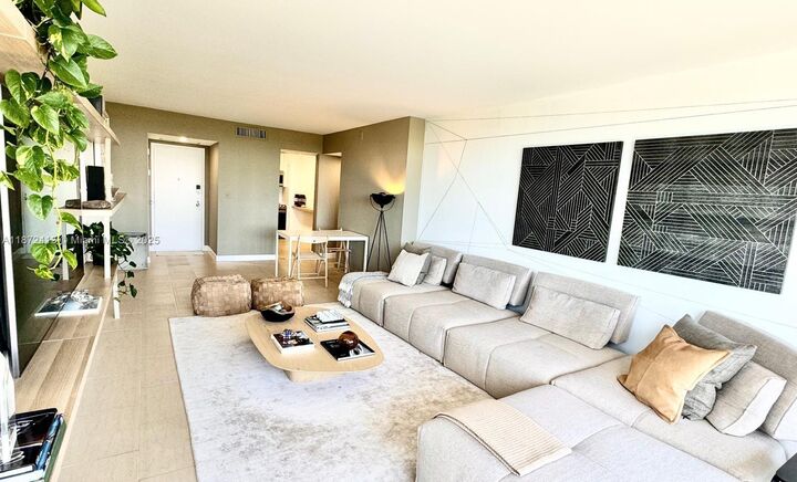 Property Photo: 3375 N Country Club Dr 701 FL 33180