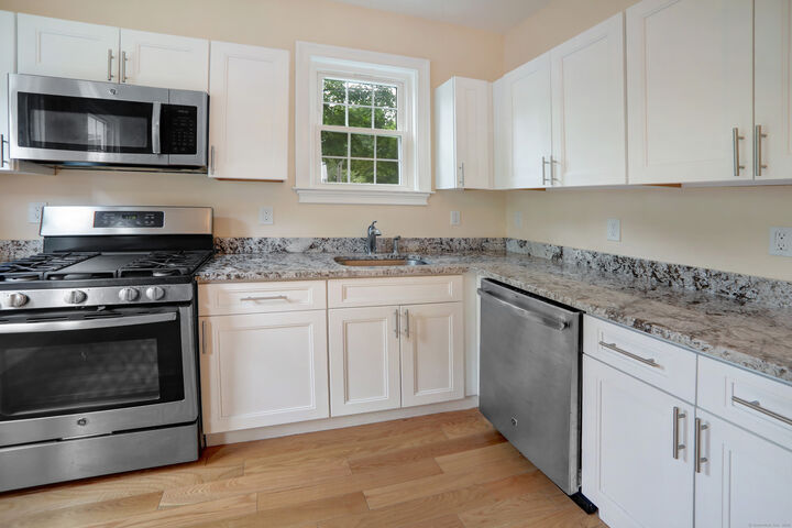 Property Photo: 130 Murlyn Road CT 06518