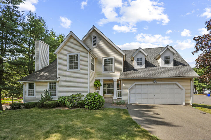Property Photo:  2 Southbridge Court 2  CT 06070 