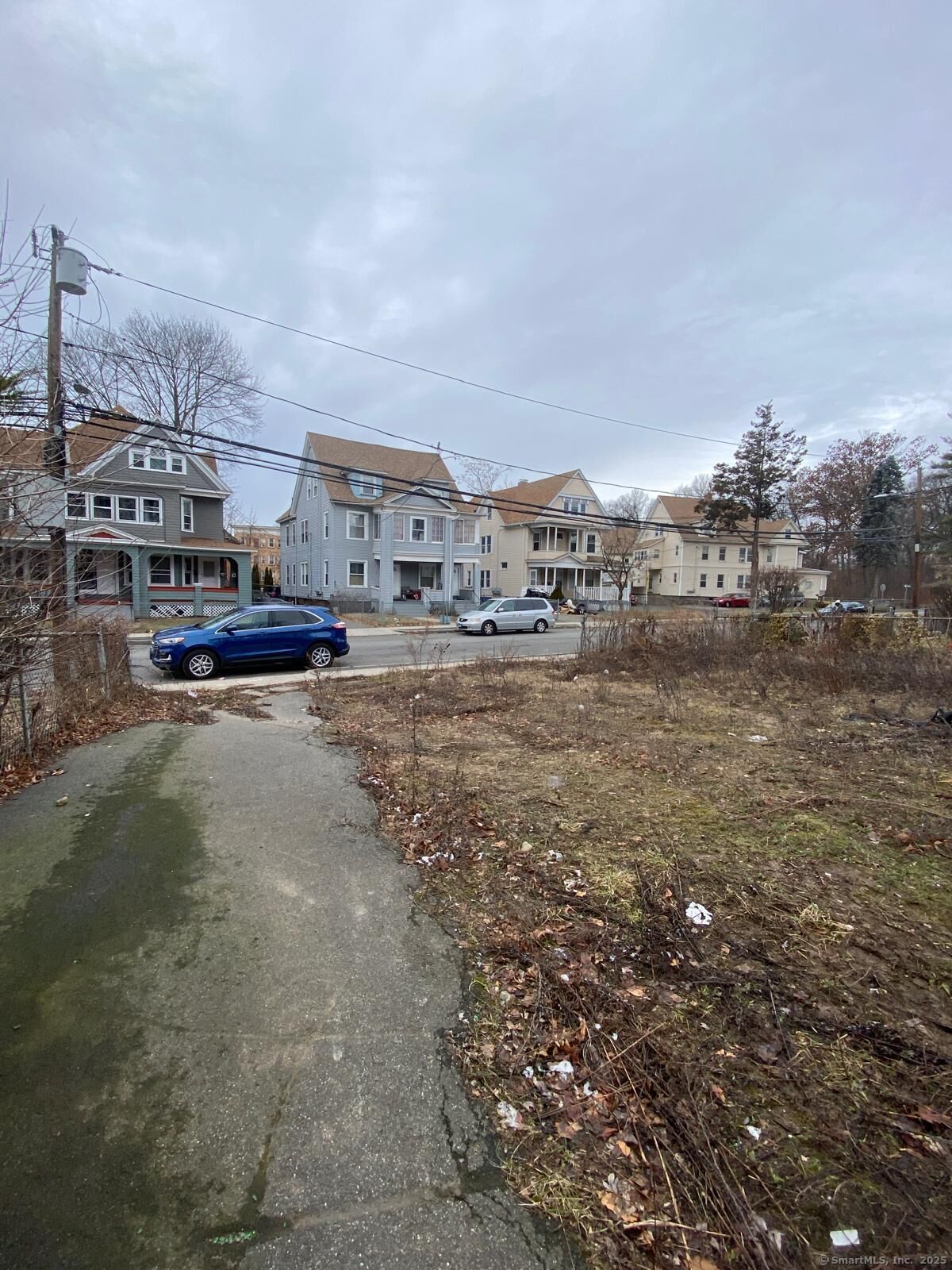Property Photo:  190 Edgewood Street  CT 06112 