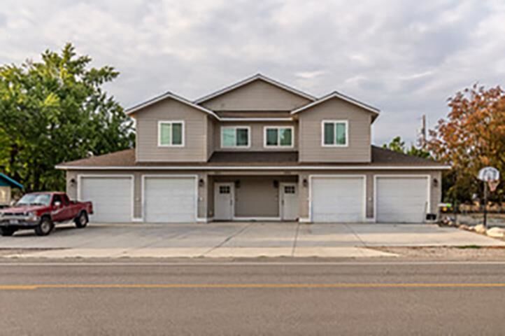Property Photo: 10811 / 10813 E Mission Ave WA 99216