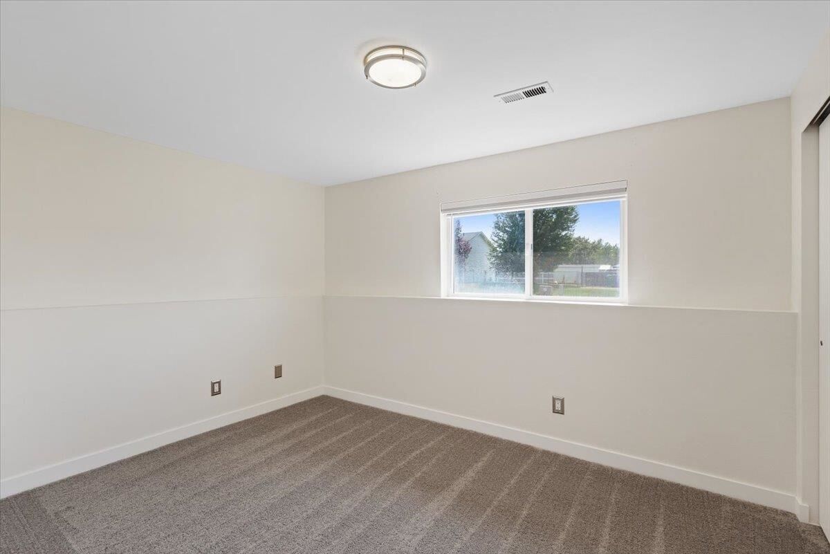 Property Photo:  25609 E Central Ave  WA 99025 