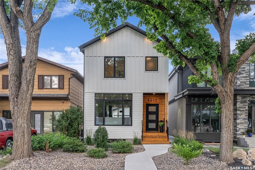 Property Photo:  1410 Alexandra Avenue  SK S7K 3B9 
