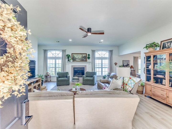 Property Photo:  119 N Salt Creek Drive  OK 74044 
