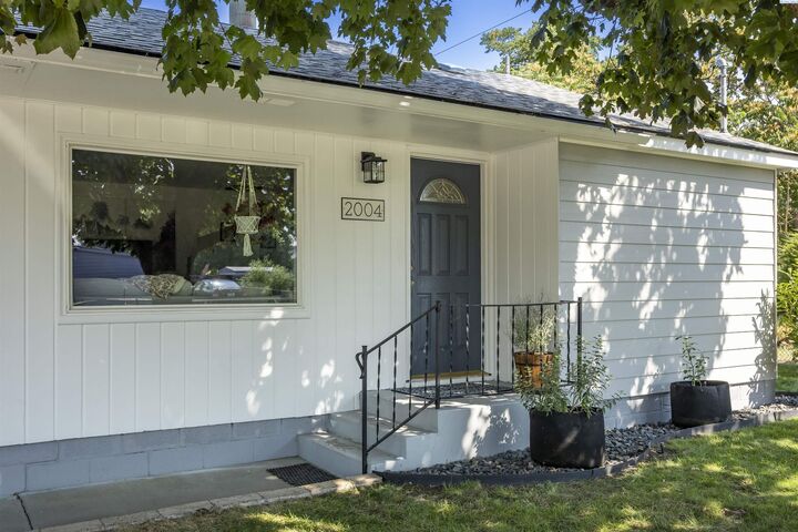 Property Photo:  2004 Pullen St  WA 99354 