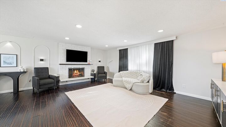 Property Photo: 2608 S Anderson Street WA 99337