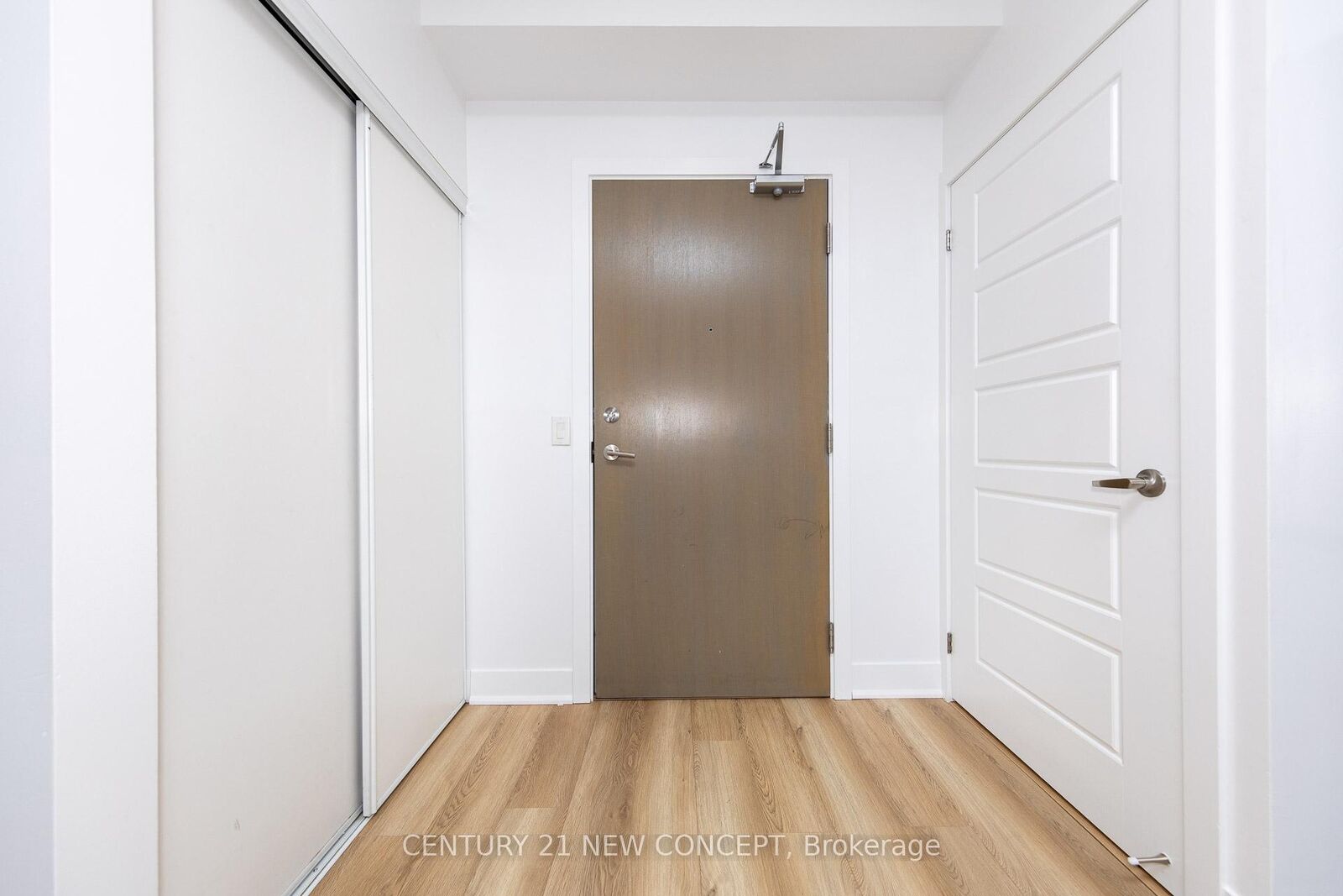 Photo de la propriété:  7 Kenaston Garden 323  ON M2K 0E9 