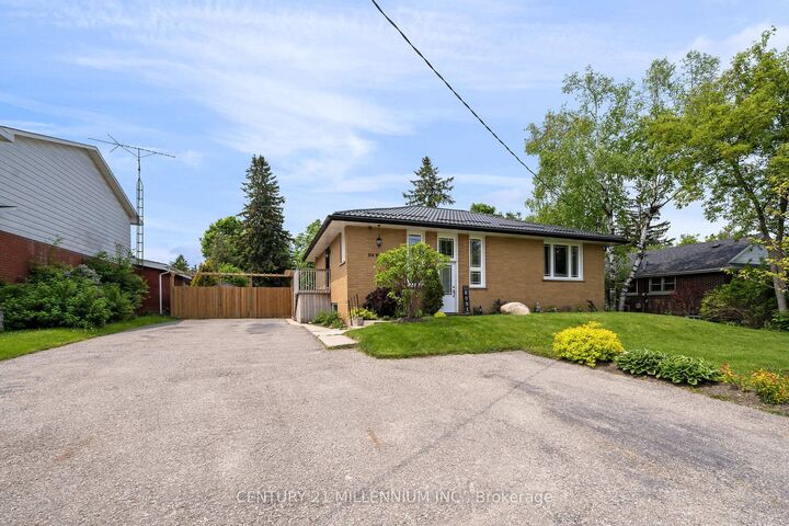 Property Photo:  214 Daniel Street  ON N0B 1T0 