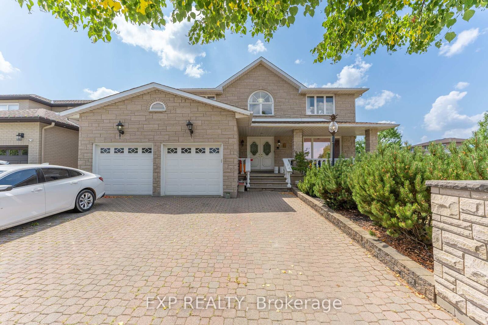 Property Photo:  2 Glencrest Avenue  ON L8G 4Y9 