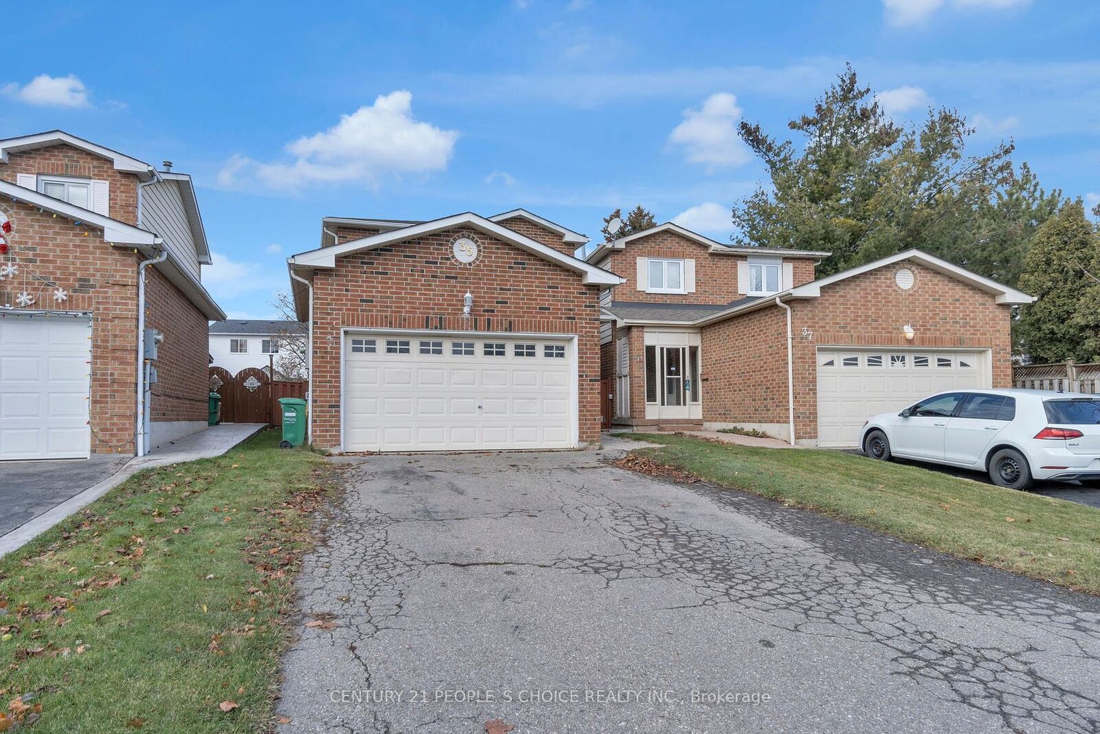 Photo de la propriété: 35 Ferri Crescent ON L6Z 1R8