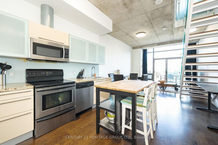 Property Photo: 33 Mill Street 607 ON M5A 3R3