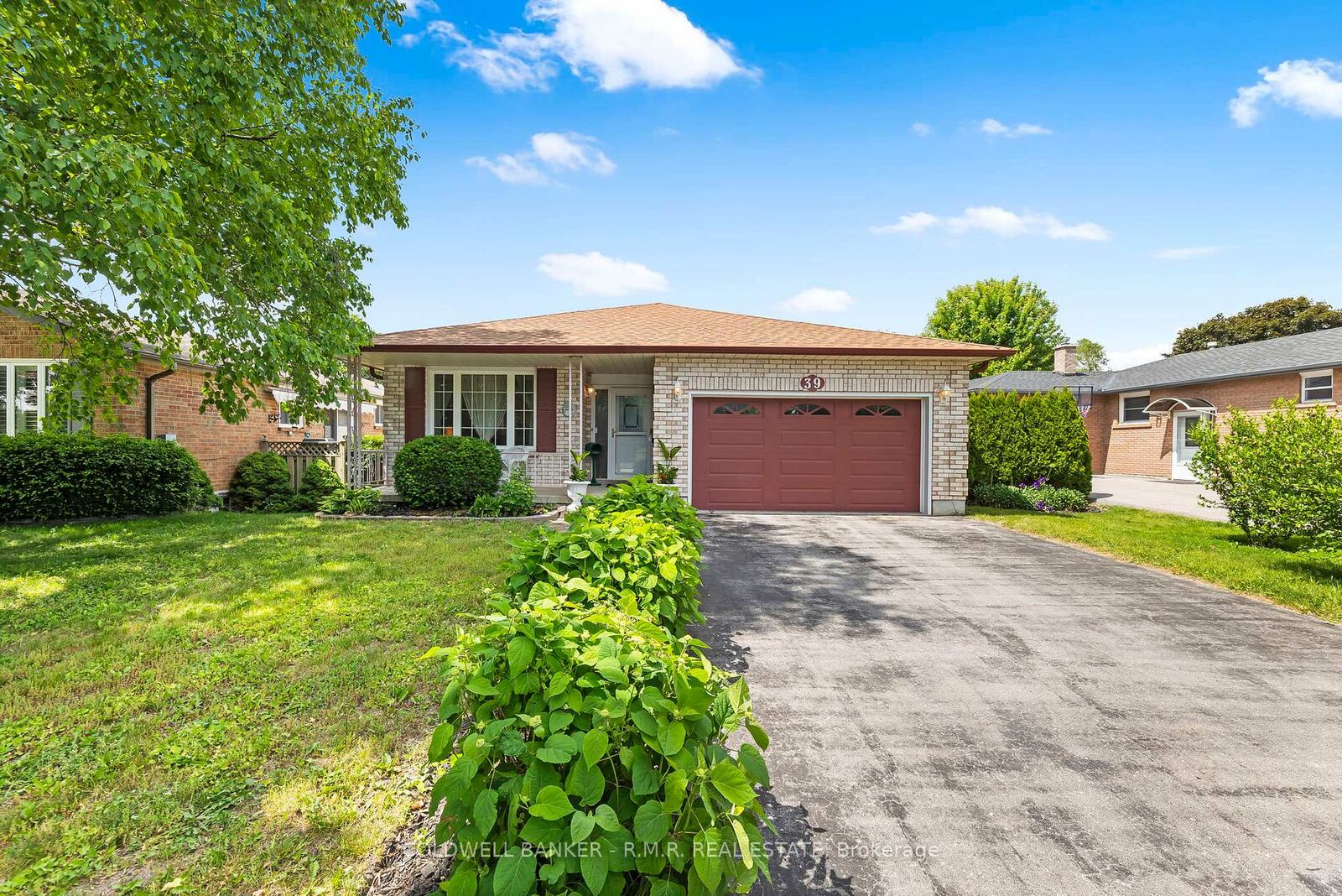 Property Photo:  39 Ewen Drive  ON L9P 1L5 