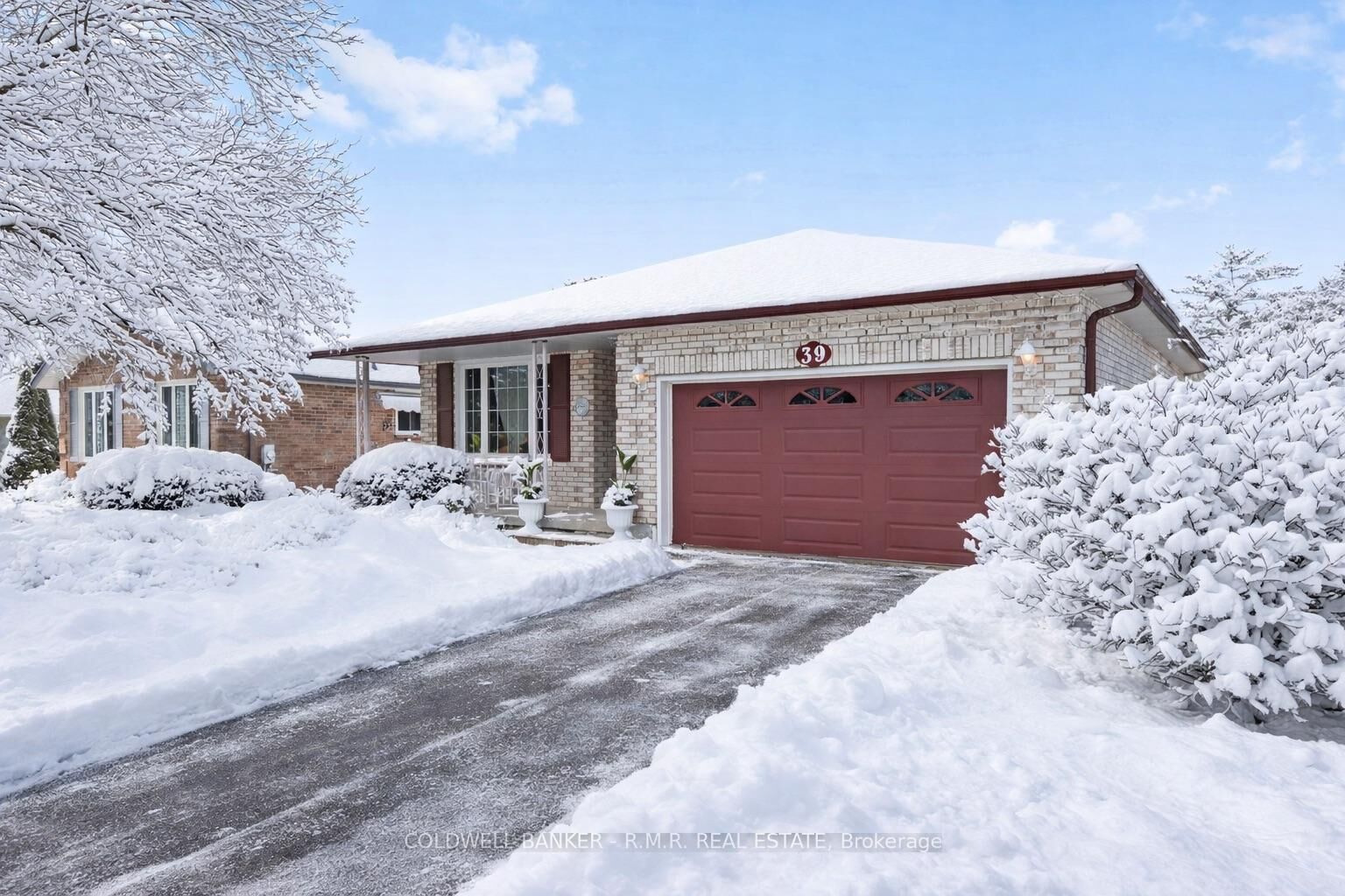 Property Photo:  39 Ewen Drive  ON L9P 1L5 