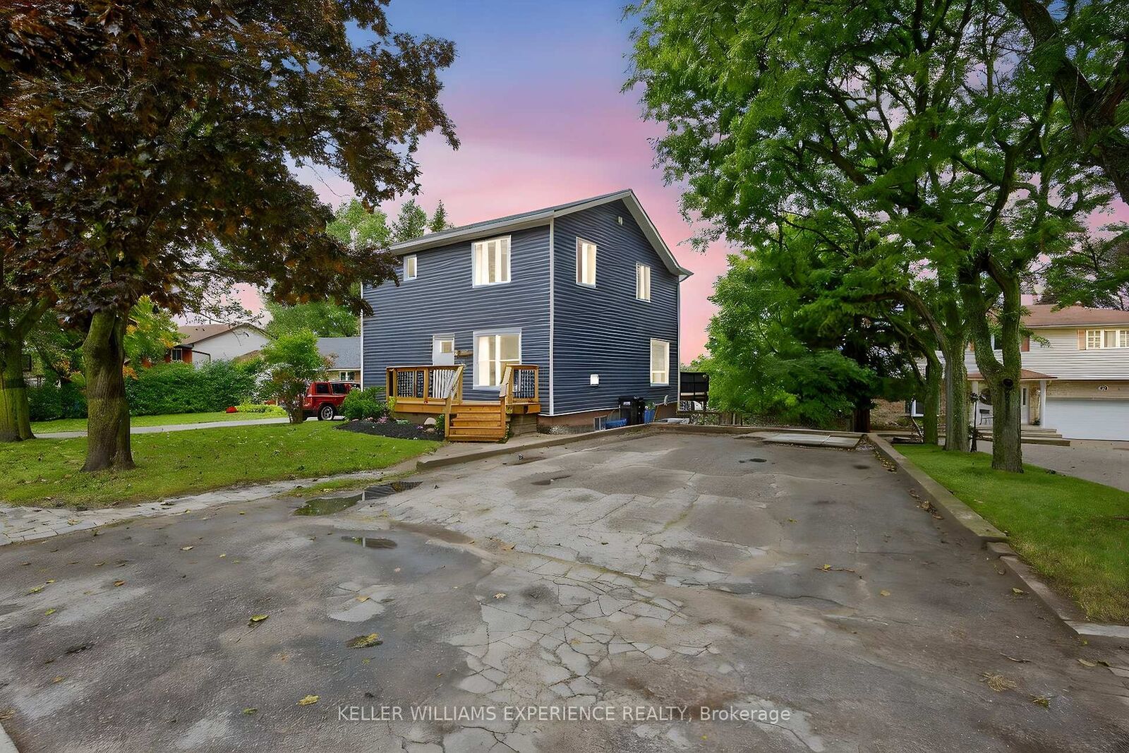 Property Photo: 18 Murray Street ON L4N 2X2