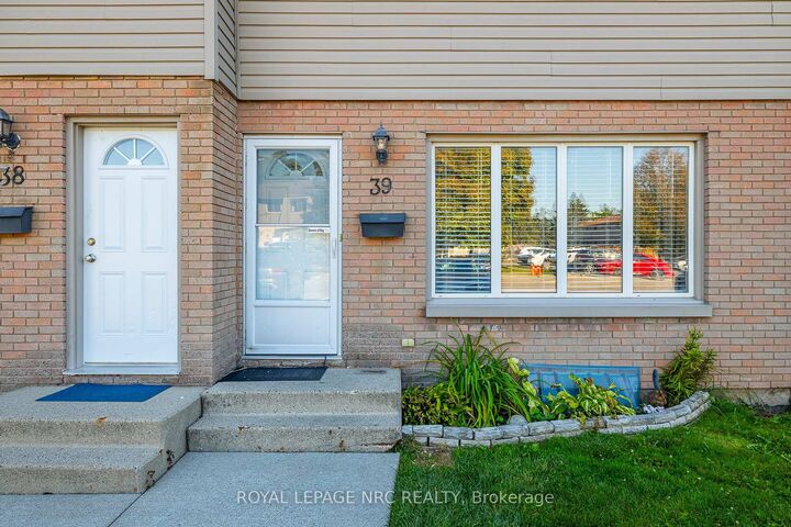 Property Photo:  4215 Meadowvale Drive 39  ON L2E 5W8 