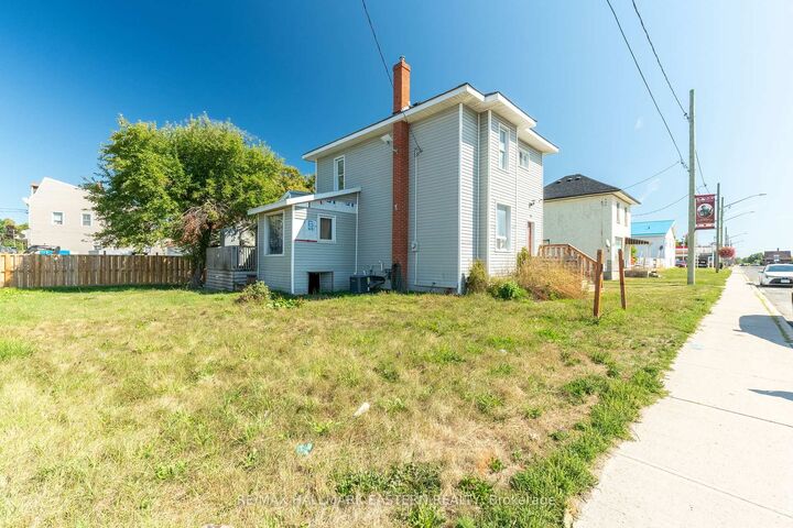 Property Photo:  14 Ottawa Street W  ON K0L 1Z0 