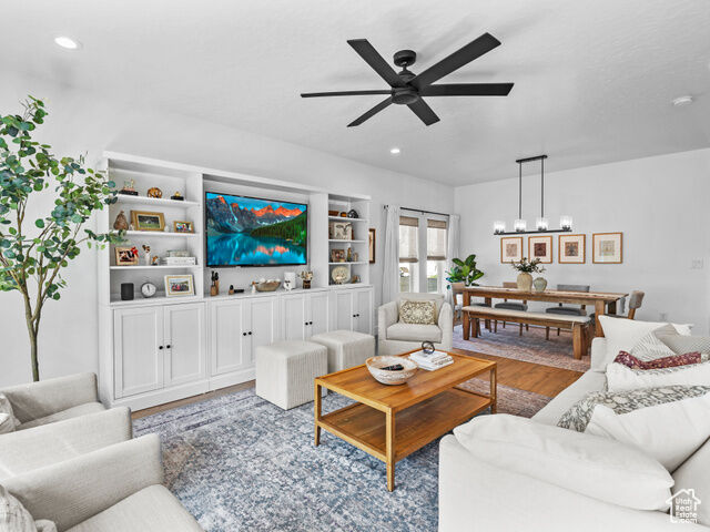 Property Photo: 549 W June Dr S UT 84037