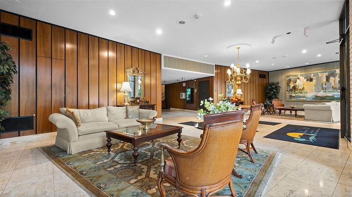 Property Photo:  1160 Bower Hill Road Ph16b  PA 15243 