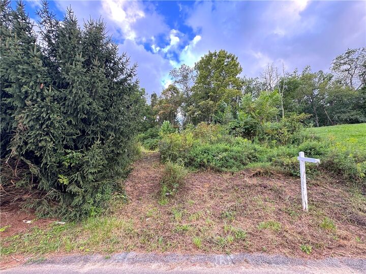 Property Photo: 182 Palm Court PA 15644