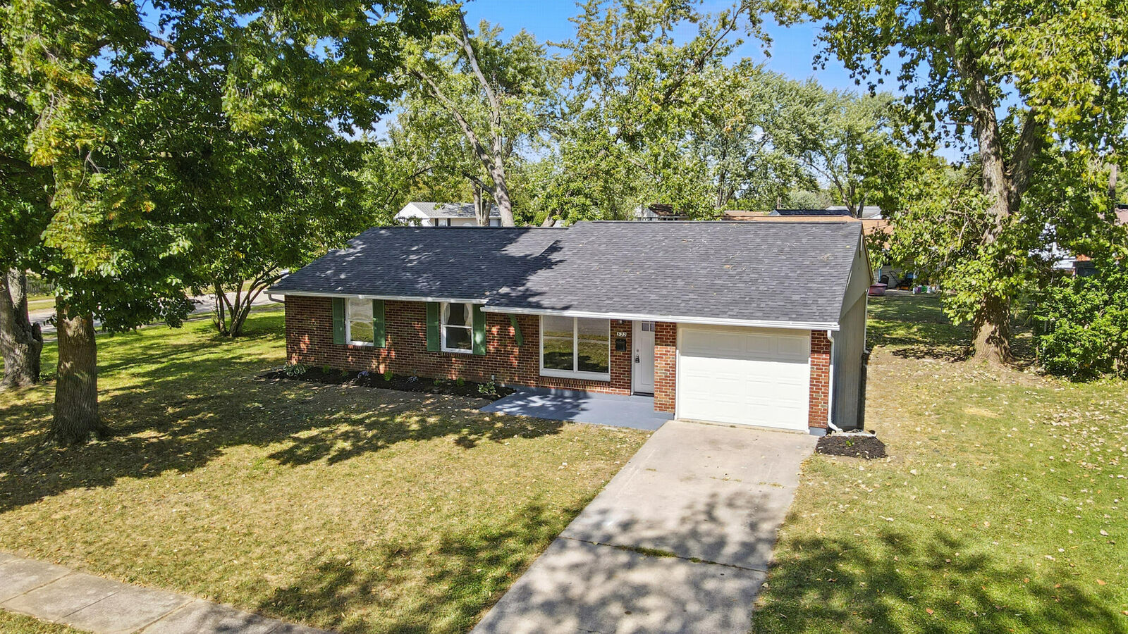 Property Photo:  522 Caldwell Circle  OH 45344