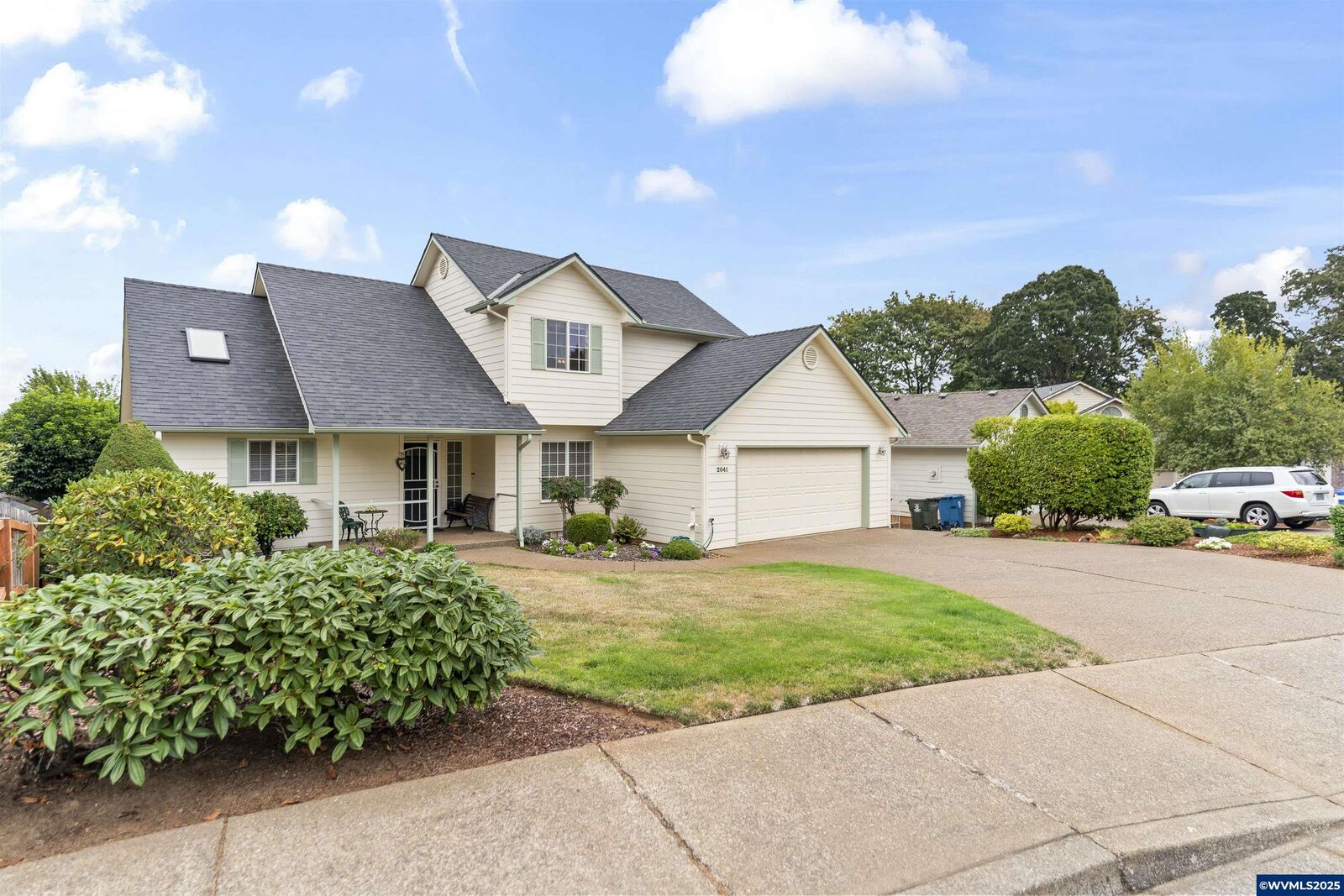 Property Photo:  2041 Rollin Av NW  OR 97304 