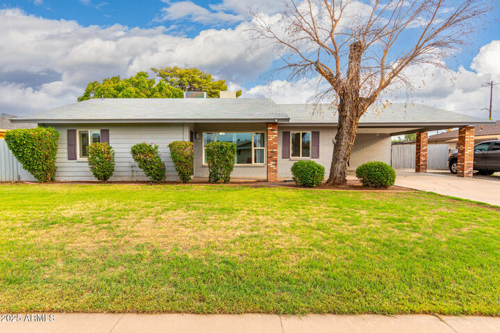 Property Photo: 2509 W Village Drive AZ 85023