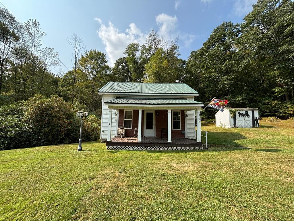 Property Photo:  379 Petroleum Center Road  PA 16301 