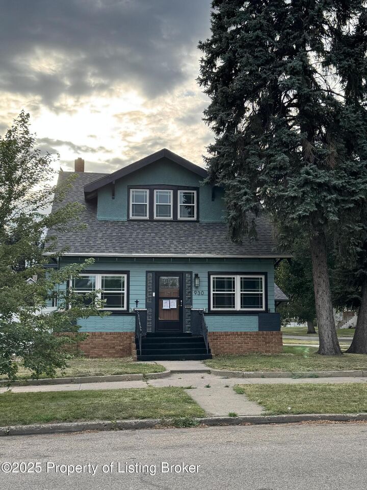 930 N 6th Street  Bismarck ND 58501 photo