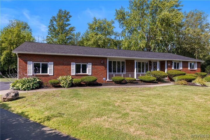 Property Photo: 746 Curtis Court NY 14092