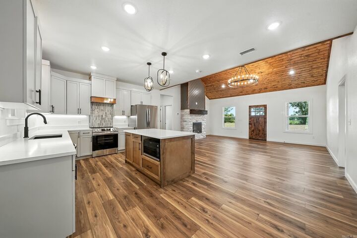 Property Photo:  265 Polk Road 76E  AR 71953 