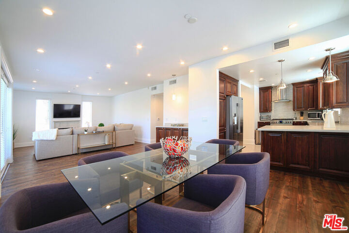 Property Photo:  907 S Shenandoah St  CA 90035 
