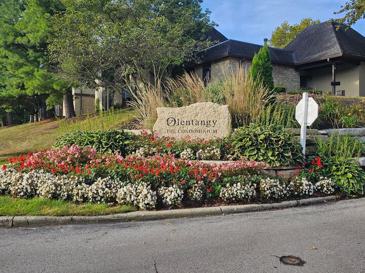 Property Photo:  652 Olde Towne Avenue  OH 43214 