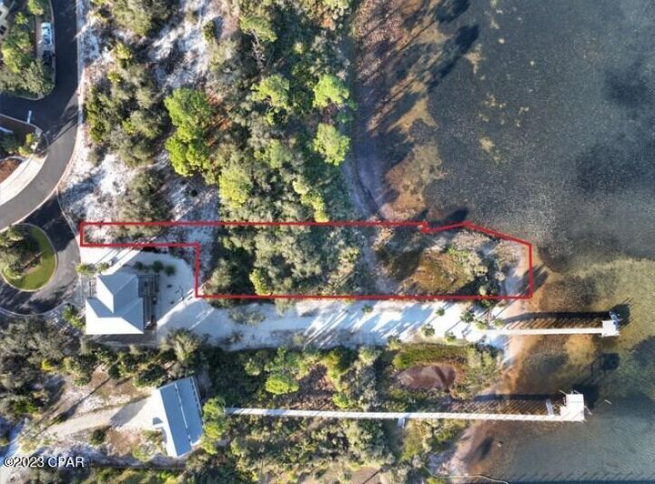 Property Photo: 124 Pinnacle Drive FL 32456