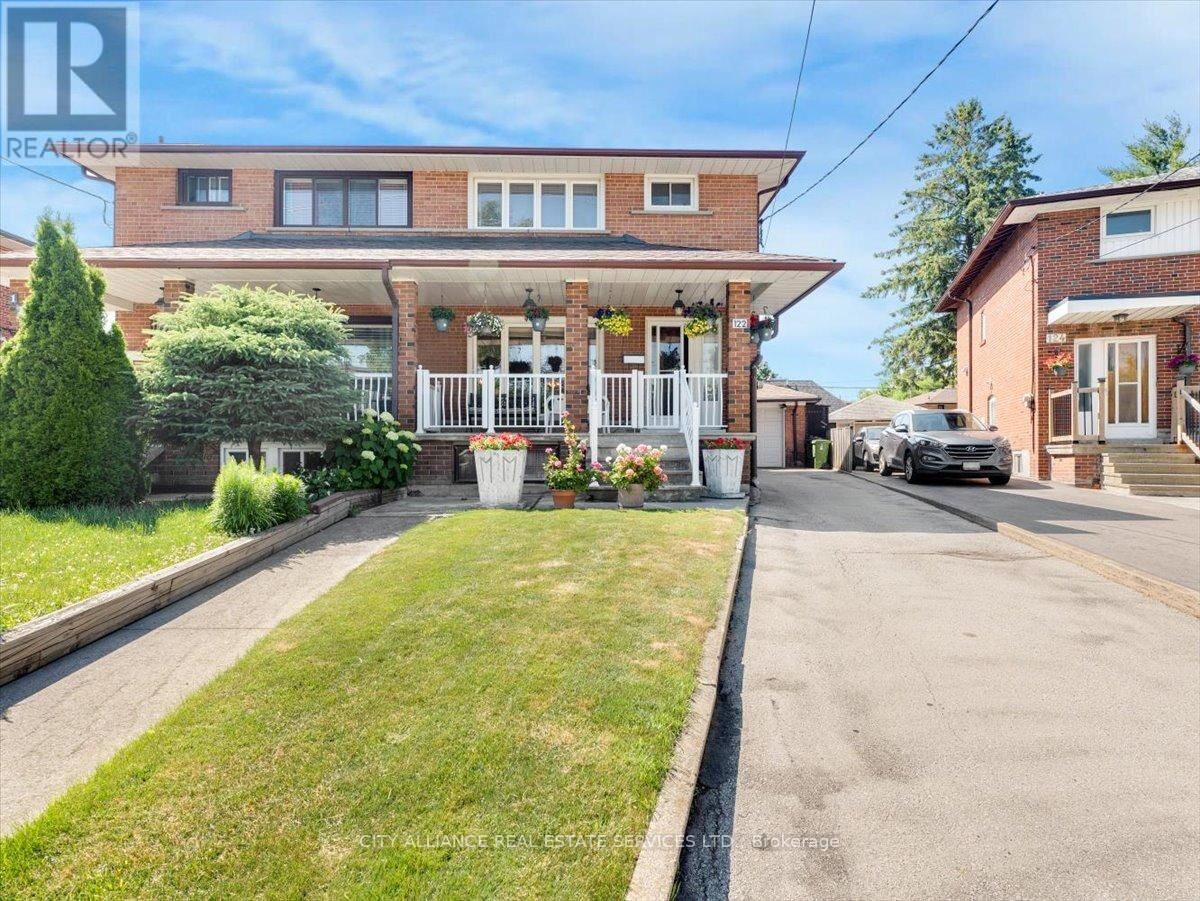 Property Photo:  122 Brookhaven Drive  ON M6M 4P2 