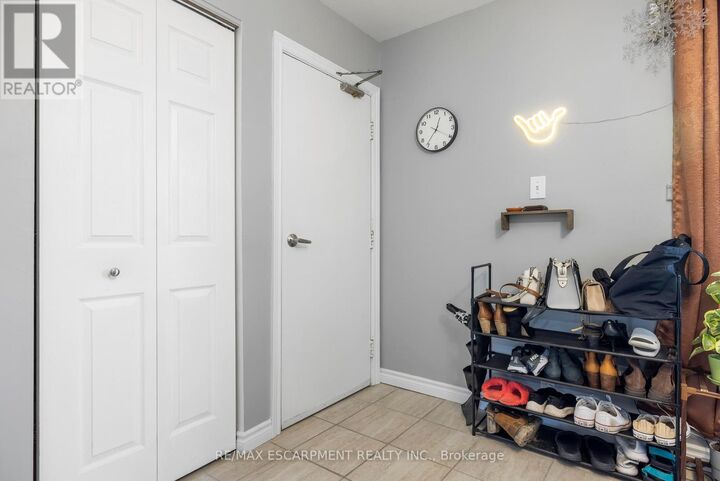 Property Photo:  107 Horning Drive  ON L9C 6L2 