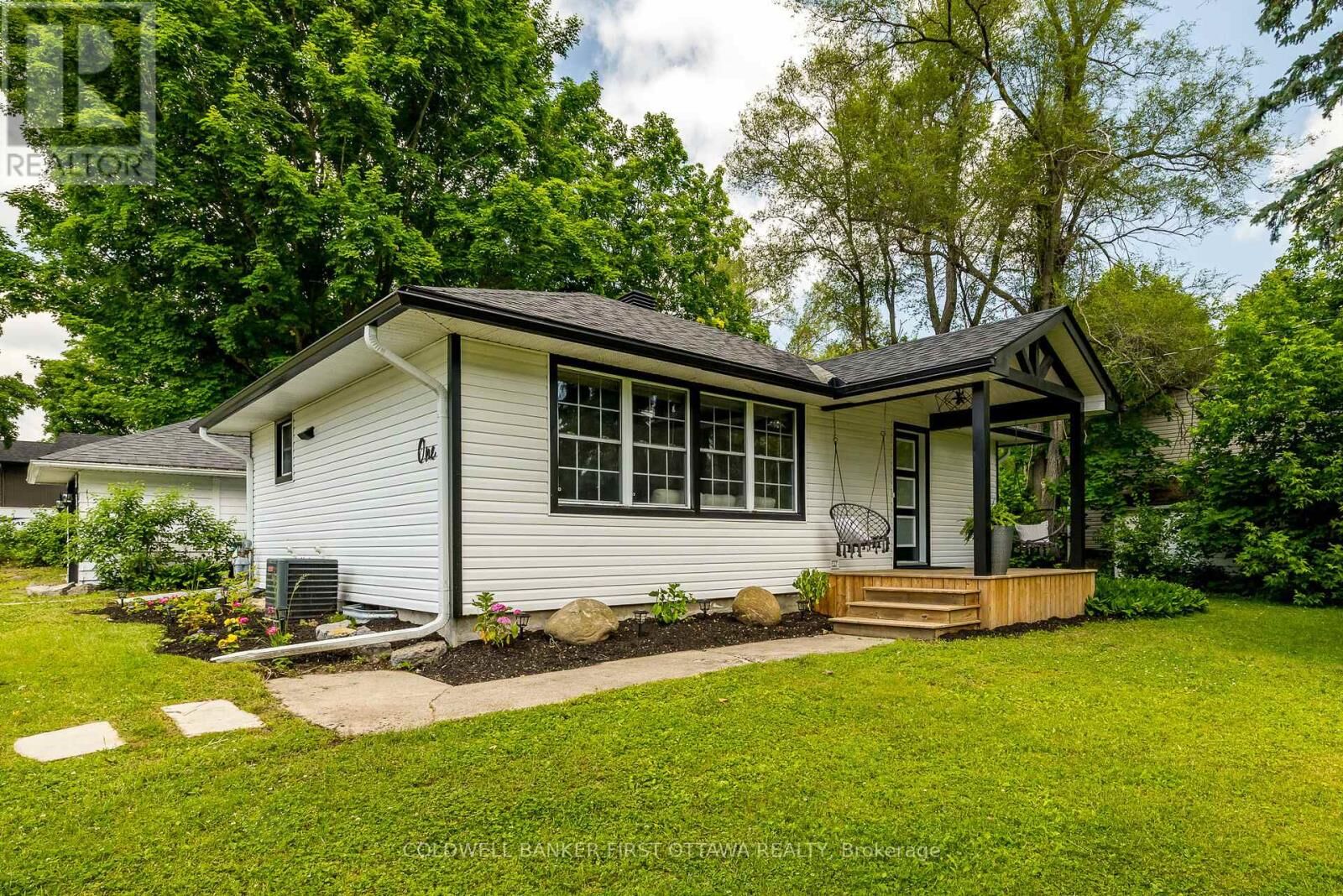 Property Photo:  1 Porter Street  ON K2S 1P8 