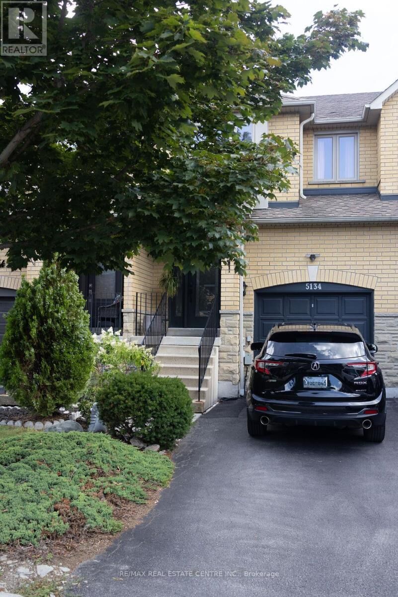 Property Photo:  5134 Silvercreek Drive  ON L7L 6K6 